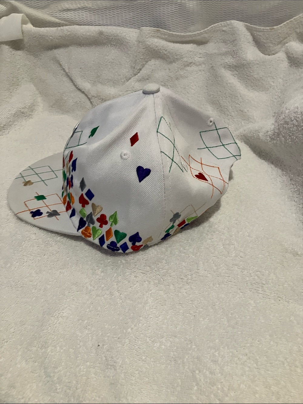 White Snapback Hat with Colorful Card Suit Motif - Picture 5 of 6